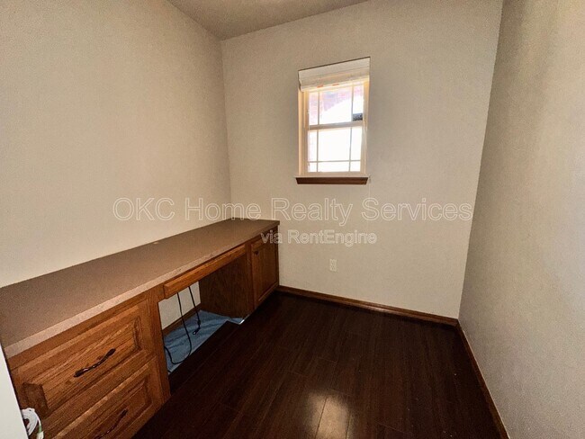 Building Photo - 13201 SW 2nd Terrace