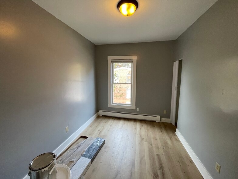 Building Photo - 327 Greenwich Ave