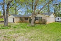 Building Photo - 3/2 SHISD FENCED YARD PET FRIENDLY