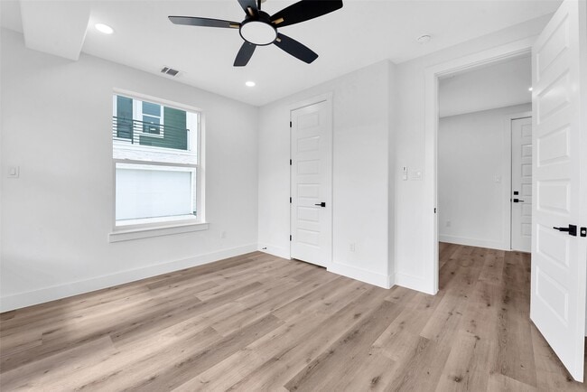 Building Photo - 1805 Emir St