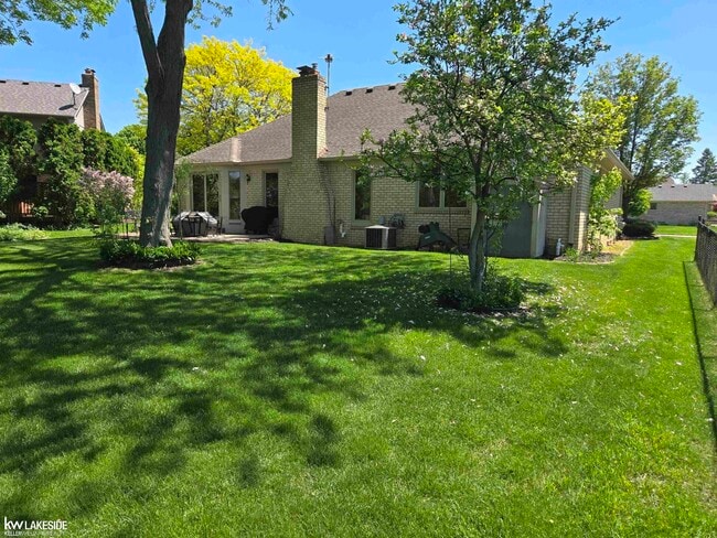 Building Photo - 52843 Deerwood Dr