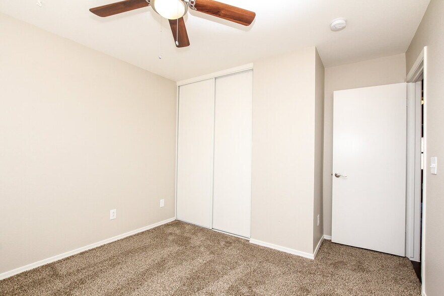 Building Photo - 10546 W Carlota Ln