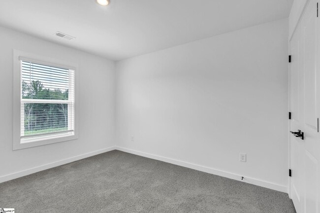 Building Photo - 1250 Westgate Vlg Dr