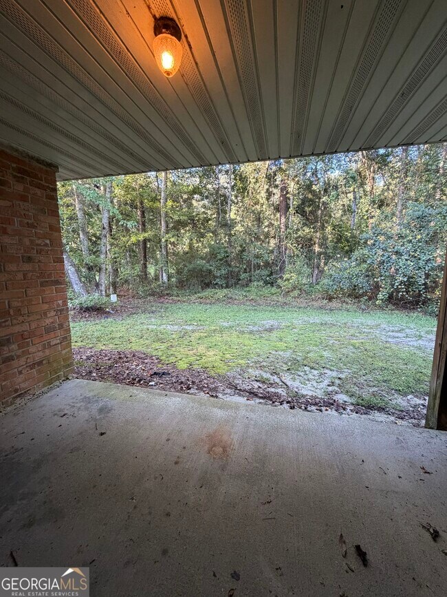 Building Photo - 302 Admiral's Walk Dr