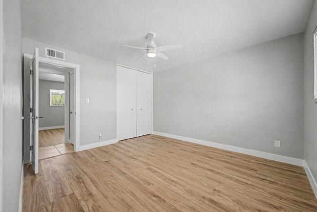 Building Photo - 8730 E Rancho Vista Dr