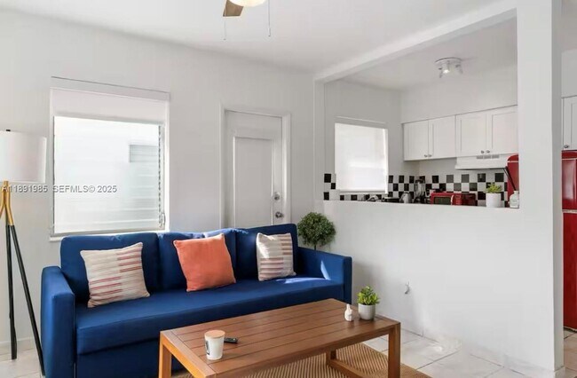 Building Photo - 7721 Harding Ave