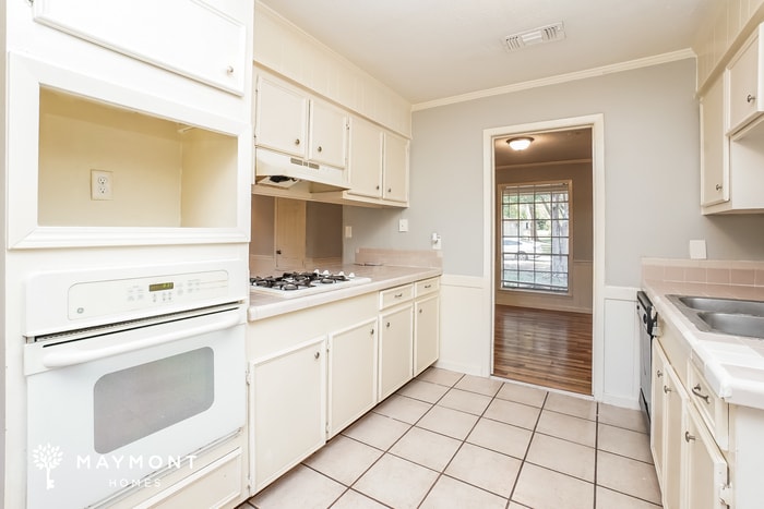 Building Photo - 5869 Kinder Dr