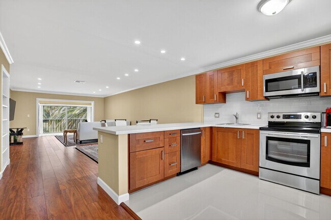 Building Photo - 9268 Vista Del Lago