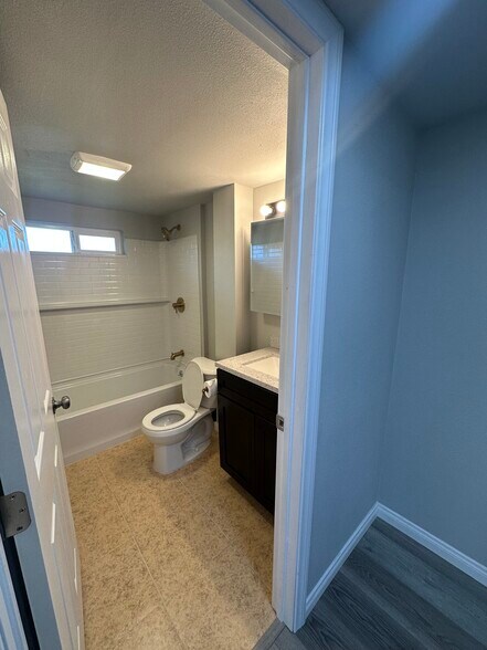 Building Photo - 2339 Van Ness Ave