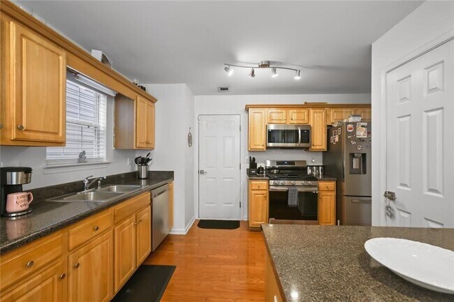 Building Photo - 1464 Gates Cir SE