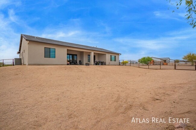 Building Photo - 15532 E Palo Brea Ln