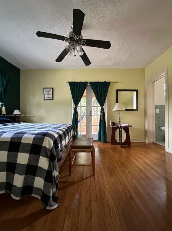 Building Photo - 514 Palermo Ave