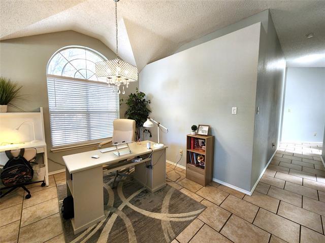Building Photo - 1721 Ingleside Dr