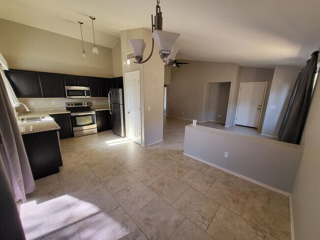 Building Photo - COMING SOON...EXCELLENT 3 BED 2 BATH HOME ...
