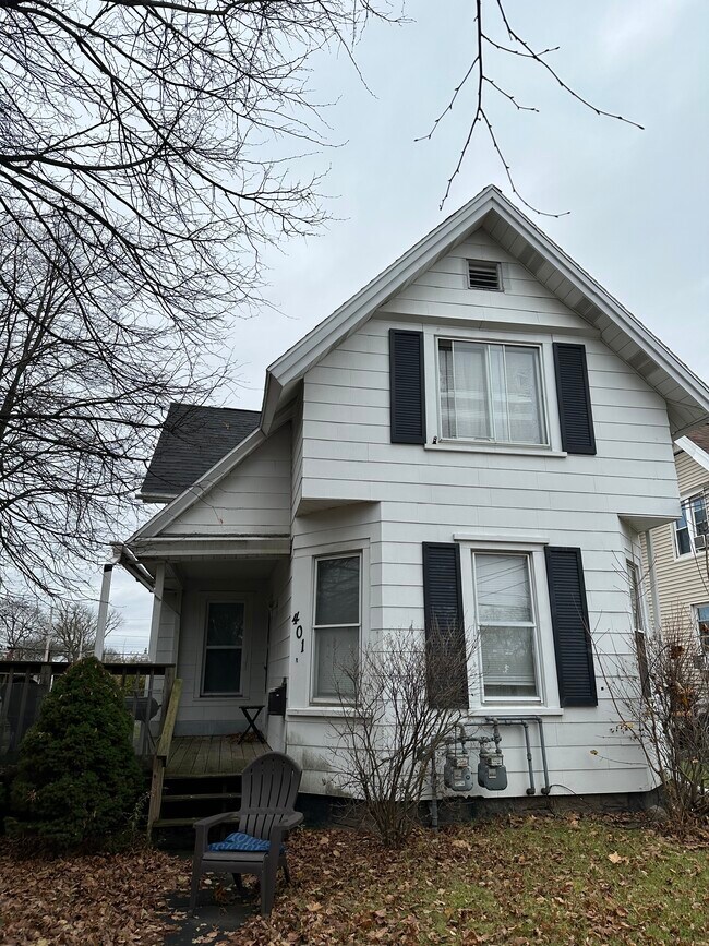 Primary Photo - Dewitt St