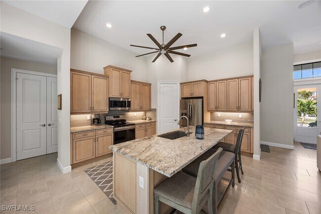 Building Photo - 1871 Dogwood Dr