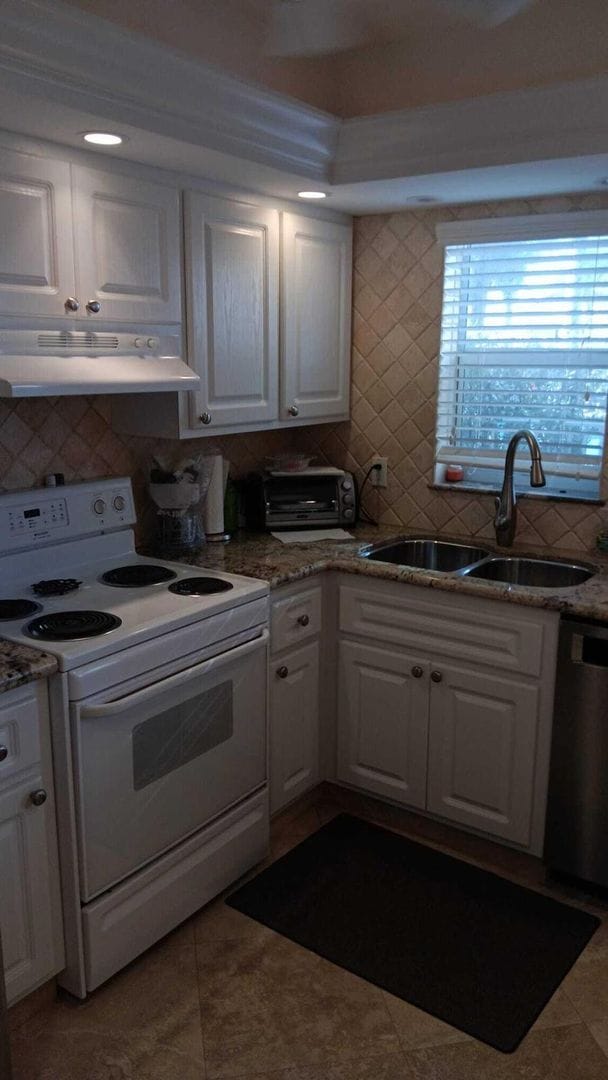 Building Photo - 5450 N Ocean Blvd