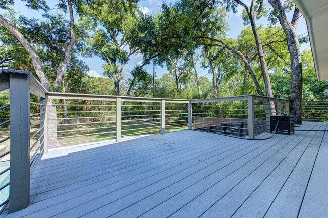 Building Photo - 6106 Shoal Creek Blvd