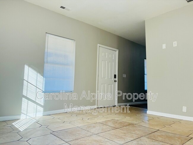 Building Photo - 110 N Webb St