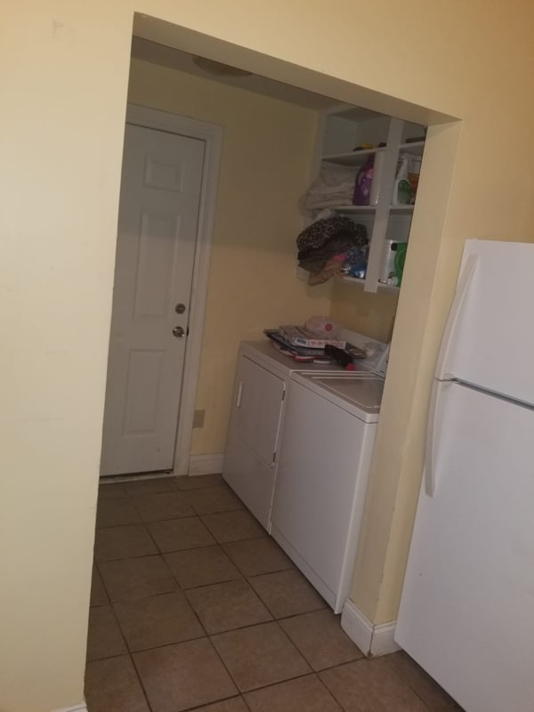 Building Photo - 4 E Broad St