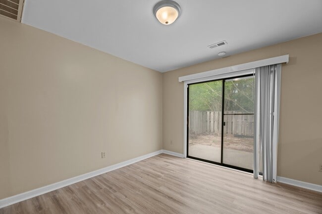 Building Photo - 21 Donnell Ave