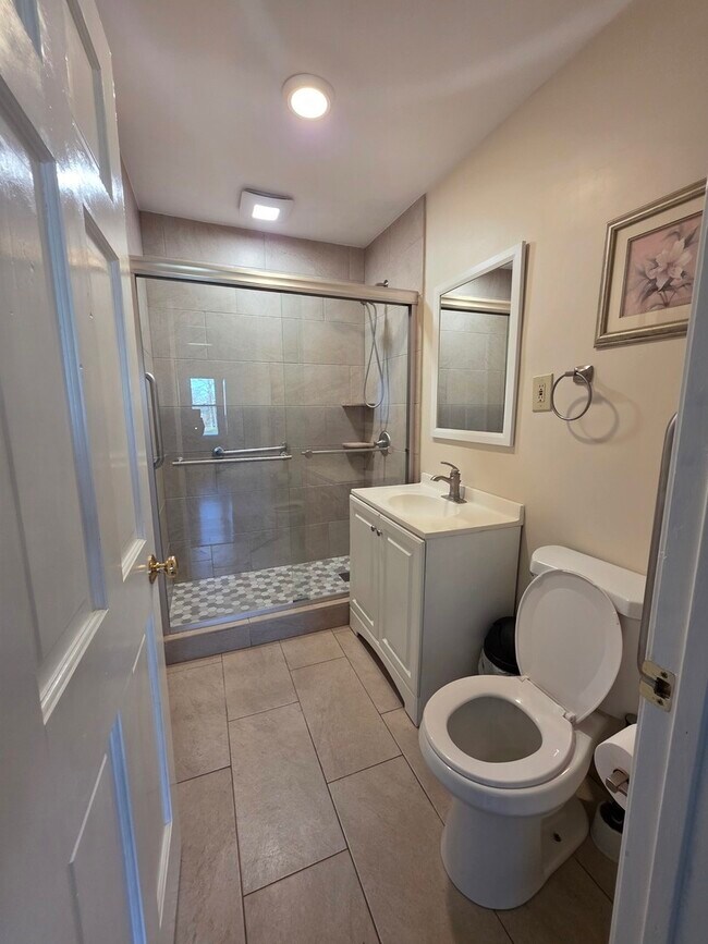 Building Photo - 36752 N Wildwood Dr