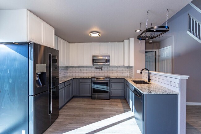 Building Photo - SPACIOUS 3BD HOME IN FREEDOM HEIGHTS W/ A/...