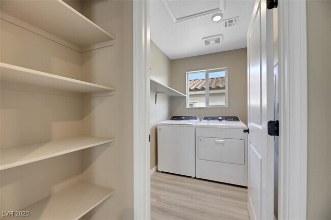 Building Photo - 10602 Dryades Ave