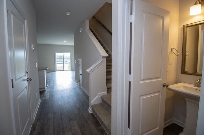 Building Photo - New 3-Bed, 2.5-Bath Home in Hopkins with M...