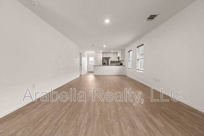 Building Photo - 13823 Ostrich Run