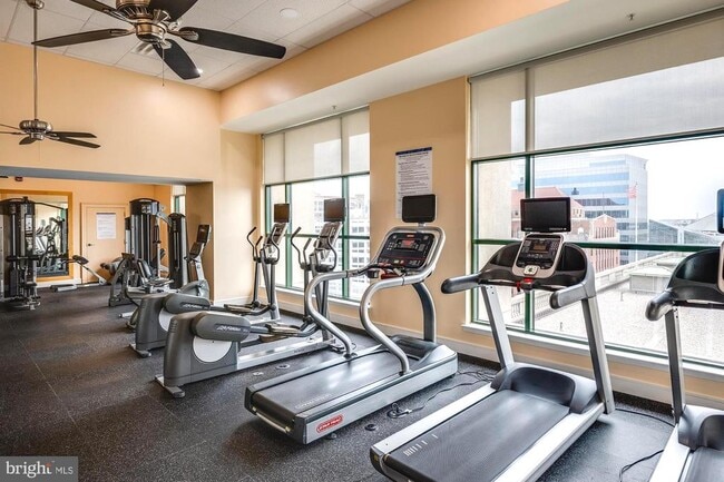 Building Photo - 414 Water St