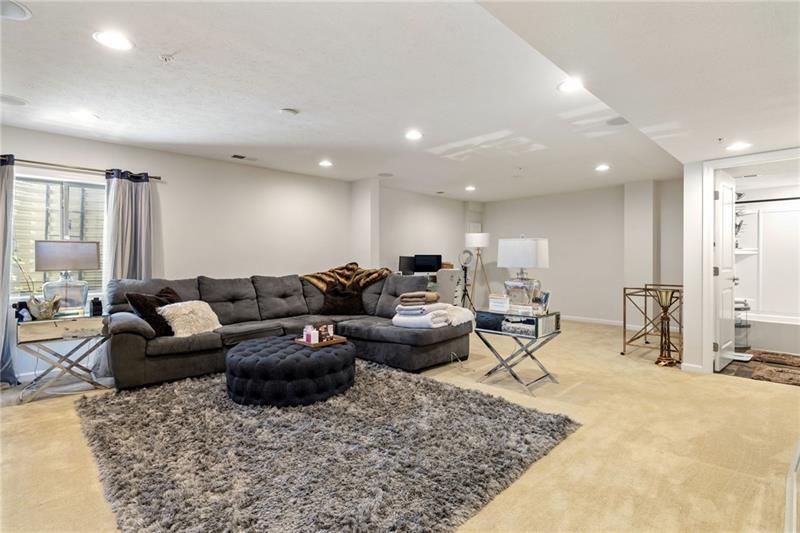 Building Photo - 2020 Connecticut Ln