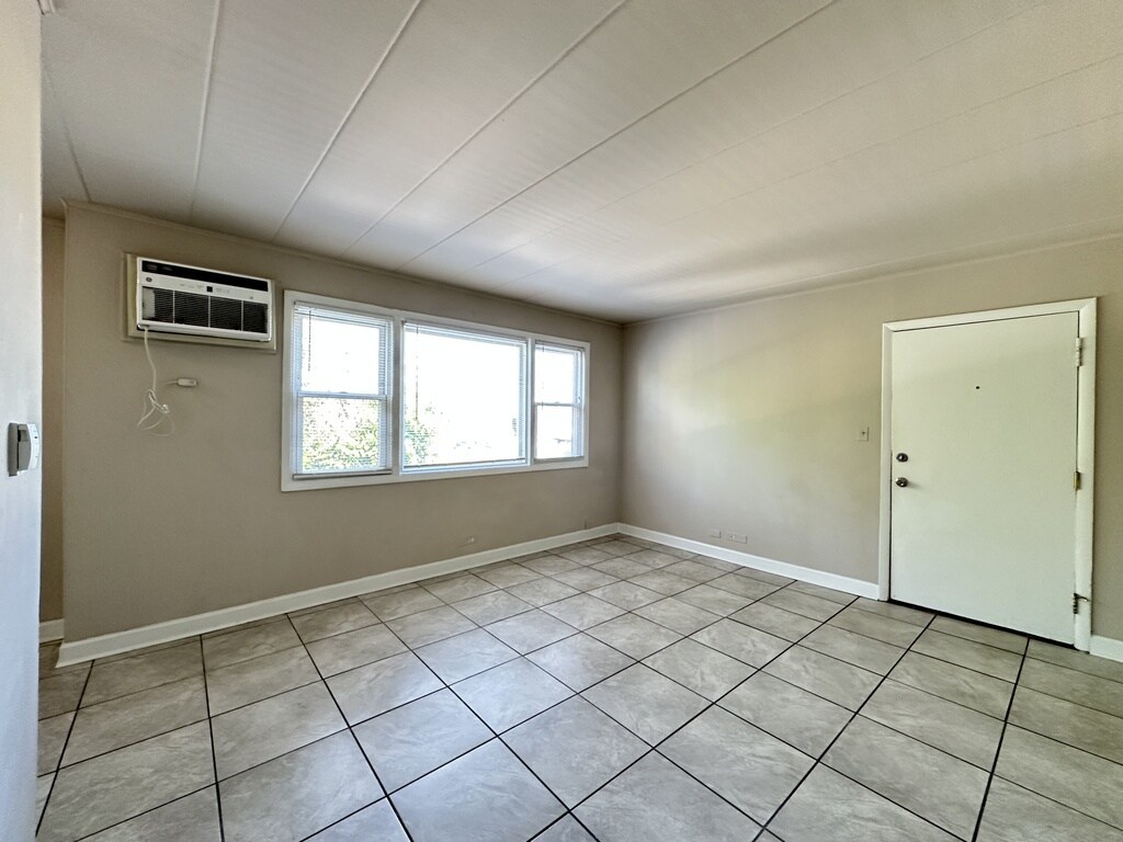 Building Photo - 3820 25th Ave