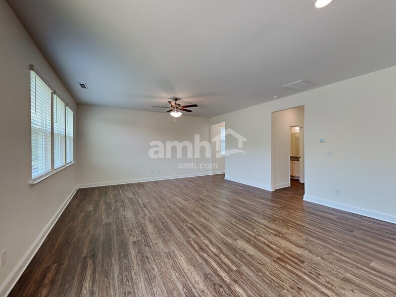 Building Photo - 3044 Garris Rd