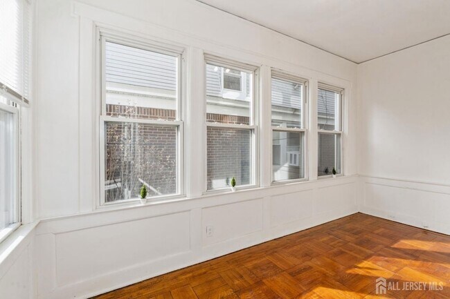 Building Photo - 41-43 Poe Avenue Unit