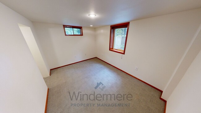 Building Photo - 130 Whitman St