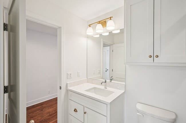 Building Photo - Main Street Townhomes