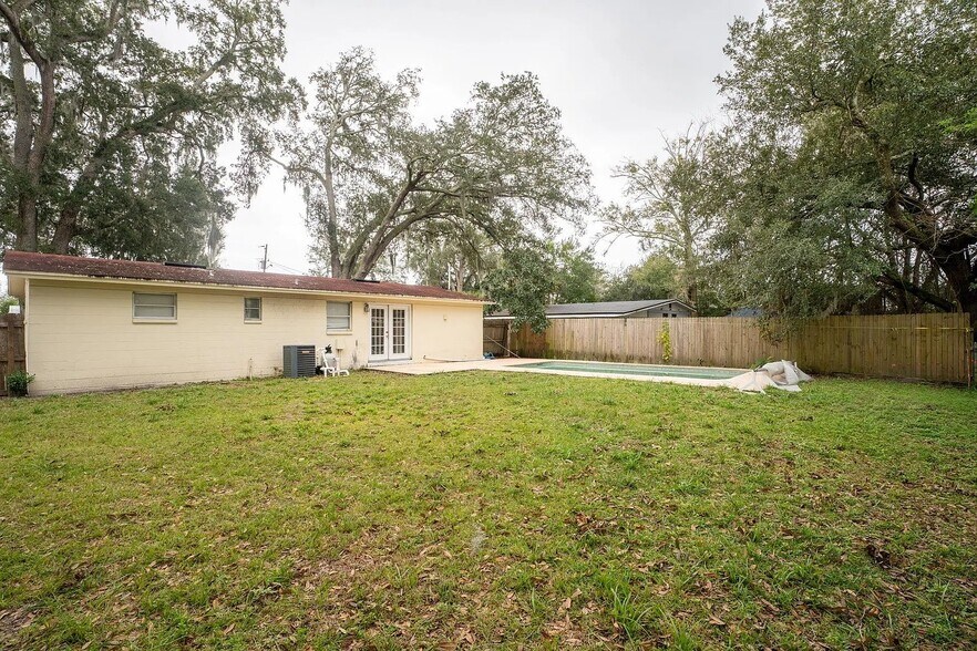 Building Photo - 385 Dunwoodie Rd