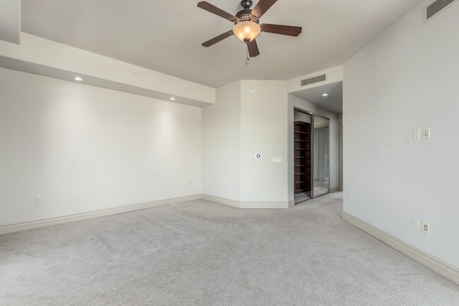 Building Photo - 9103 Alta Dr