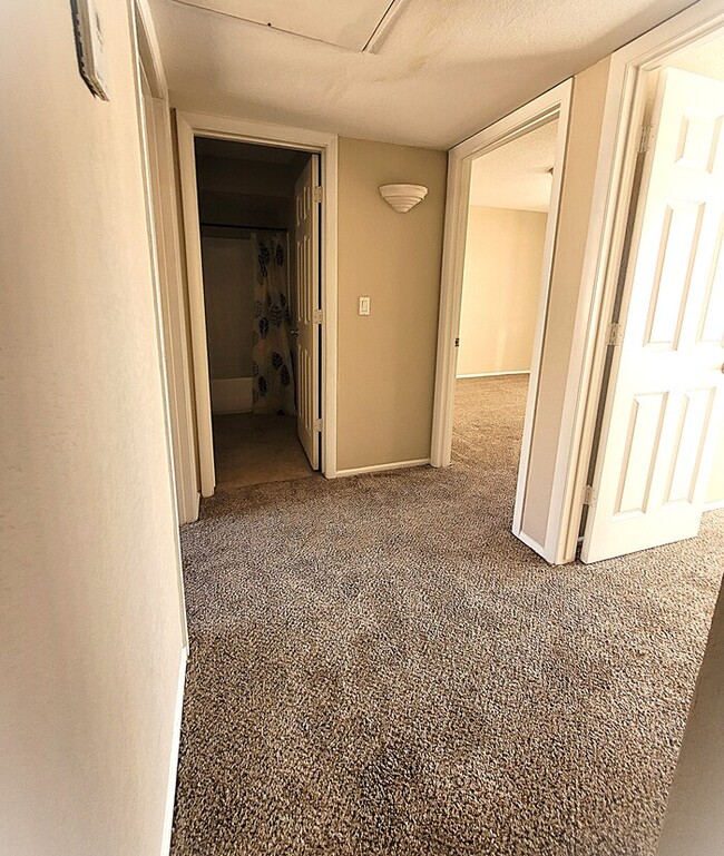 Building Photo - Beautiful 3-bedroom 2.5-bathroom condo