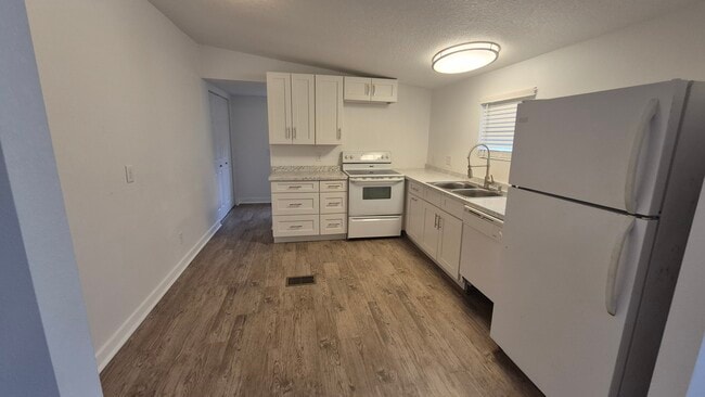 Building Photo - 1-311 Park Ave