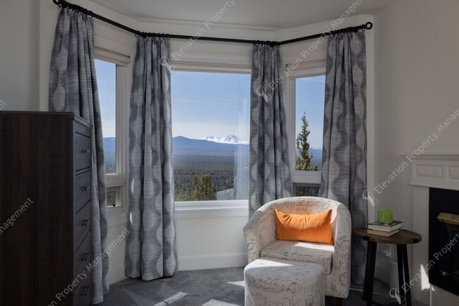 Building Photo - Luxury Living with Unmatched Cascade Views...