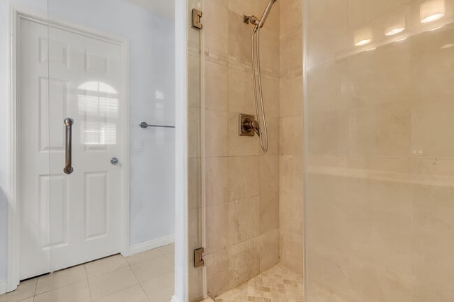 Building Photo - 17 Sagamore