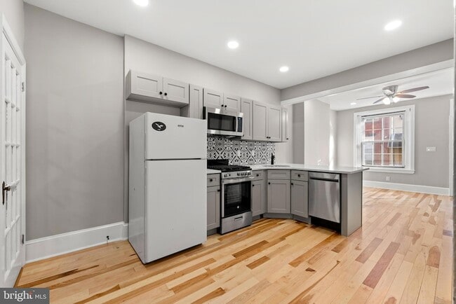 Building Photo - 601 Miller St