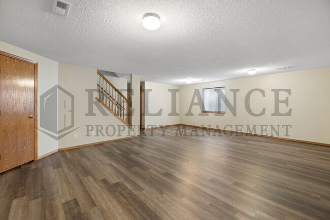 Building Photo - 1349 N Aksarben Ct