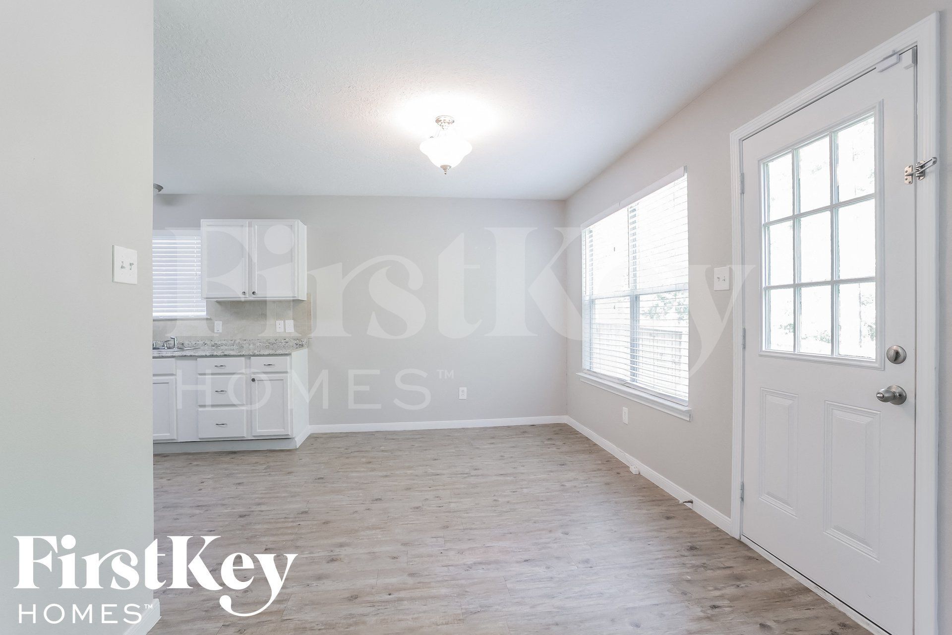 Building Photo - 2911 Cypress Island Dr