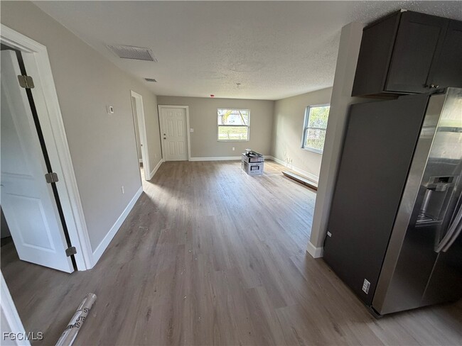 Building Photo - 19181 Tangerine Rd