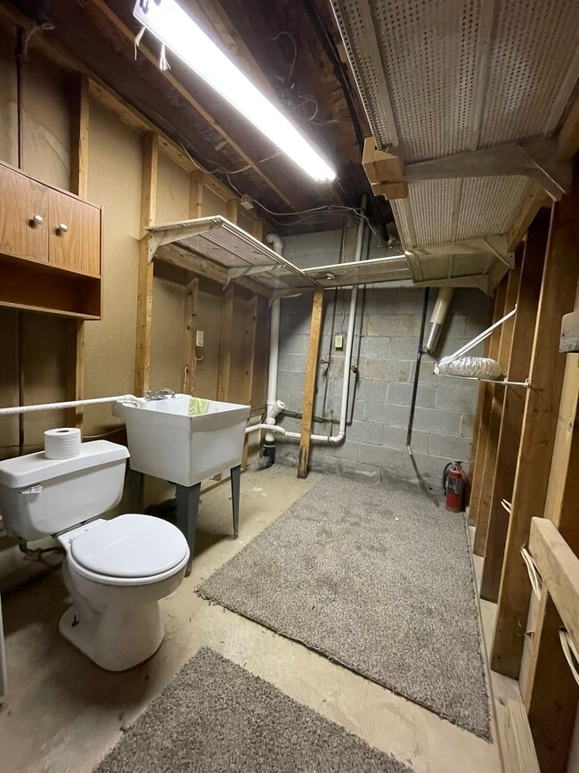 Building Photo - 3149 Glenwood Dr