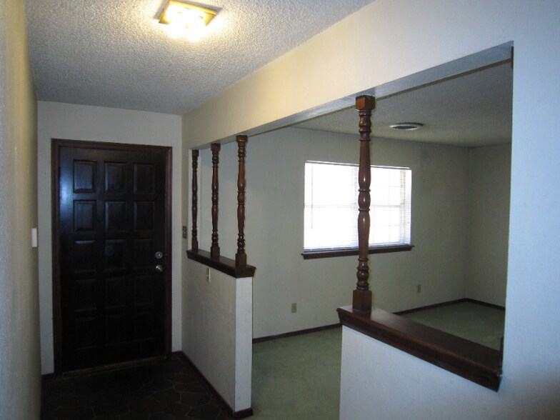 Building Photo - 4910 Fox Ct