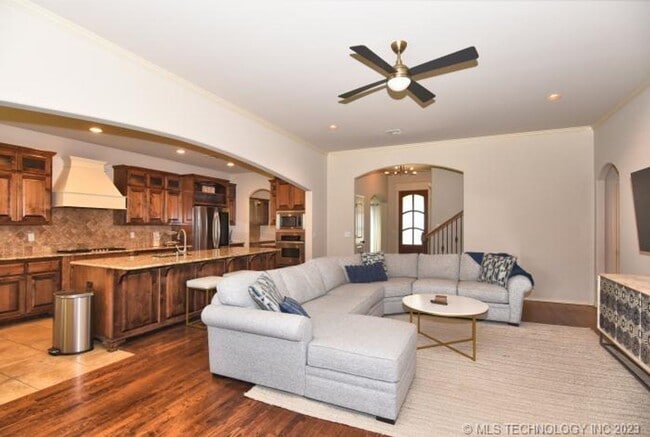 Building Photo - Room for the whole family in this 5 bedroom, 3-1/2 bath Executive Rental on corner lot in Millice...